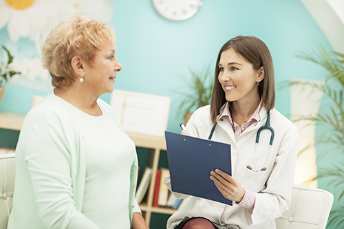 Doctor explaining the loop procedure to a patient